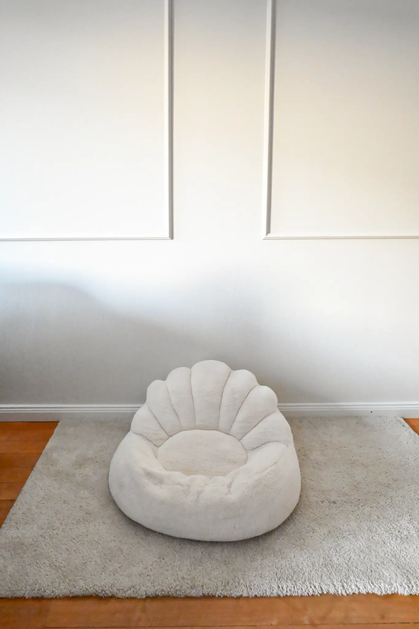 Soft cream corner in the living room